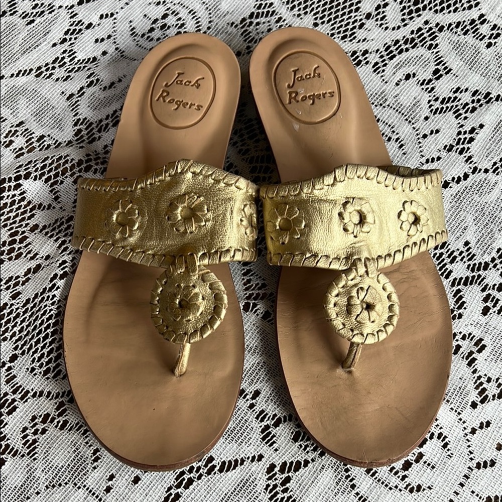 Jack Rogers signature sandals in gold size 8M